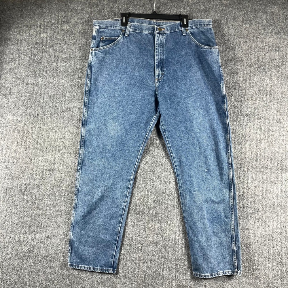 Wrangler Jeans Mens 42x32 Blue Denim Workwear Western Classic Rugged Durable